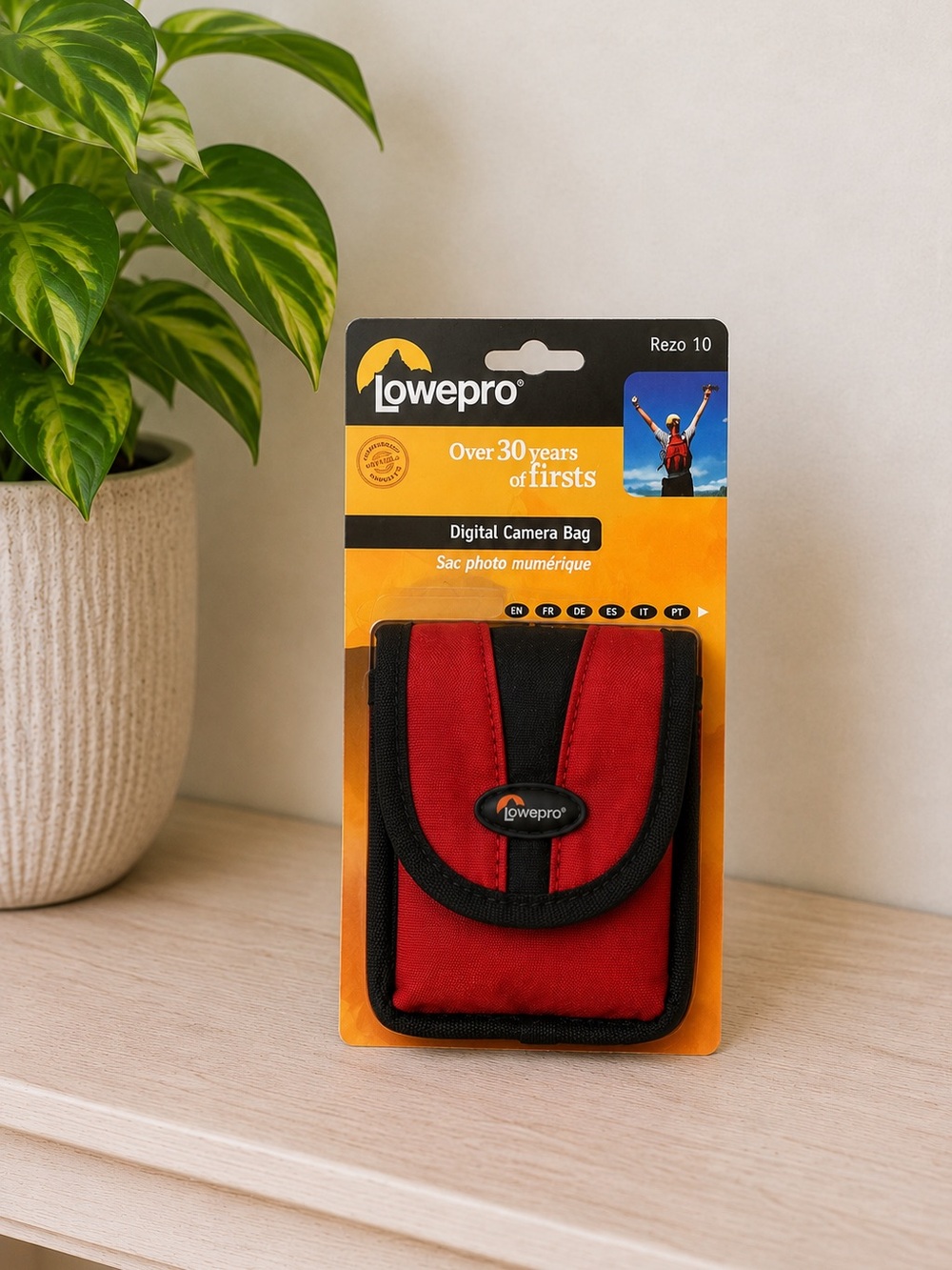 Lowepro Small Red Digital Camera Bag Case NWT Strap Compact Travel Hiking